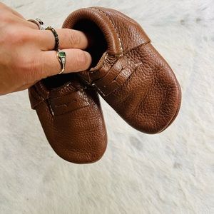 FreshlyPicked moccasins in Chestnut size 5